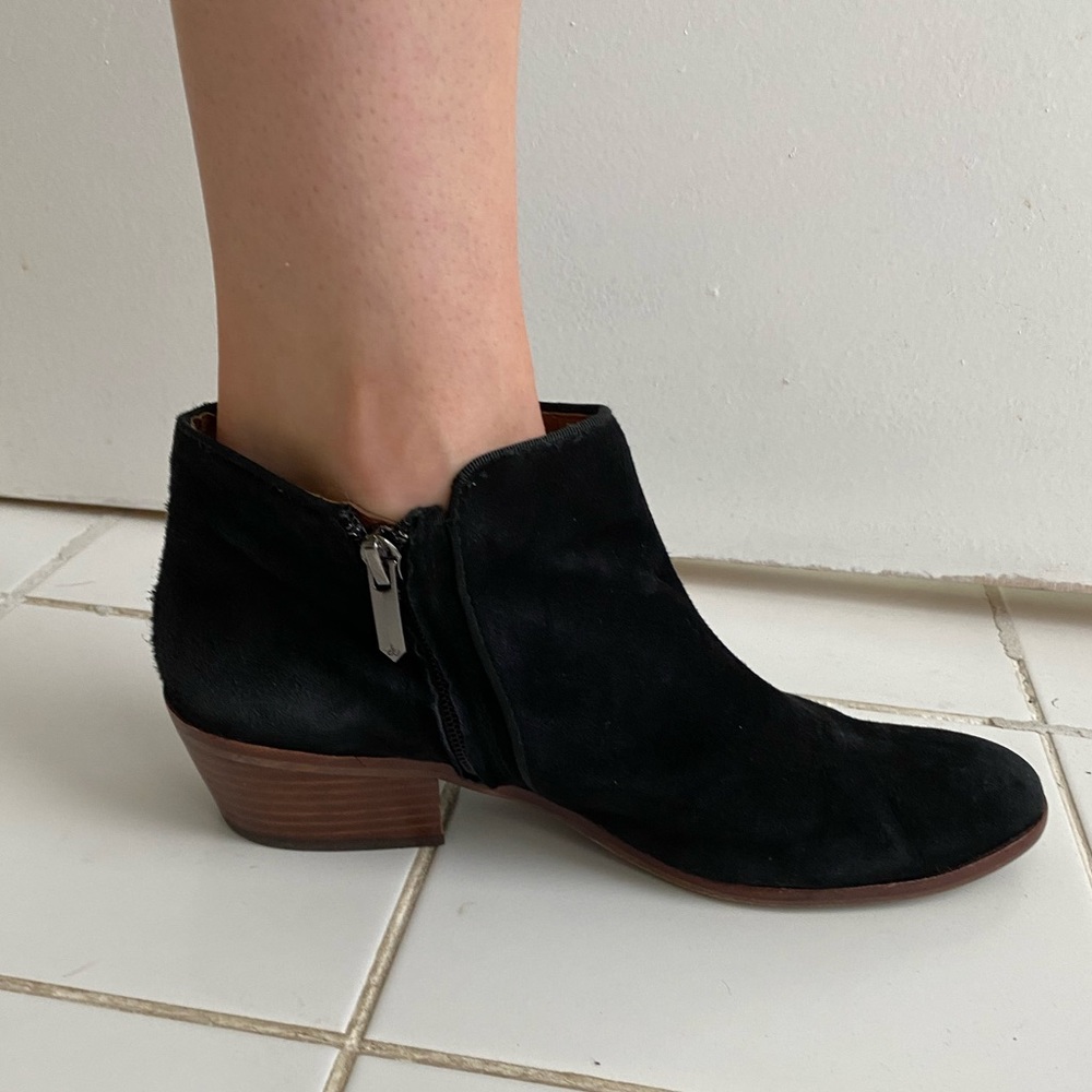 Sam Edelman Black Suede Ankle Bootie Size: 8.5